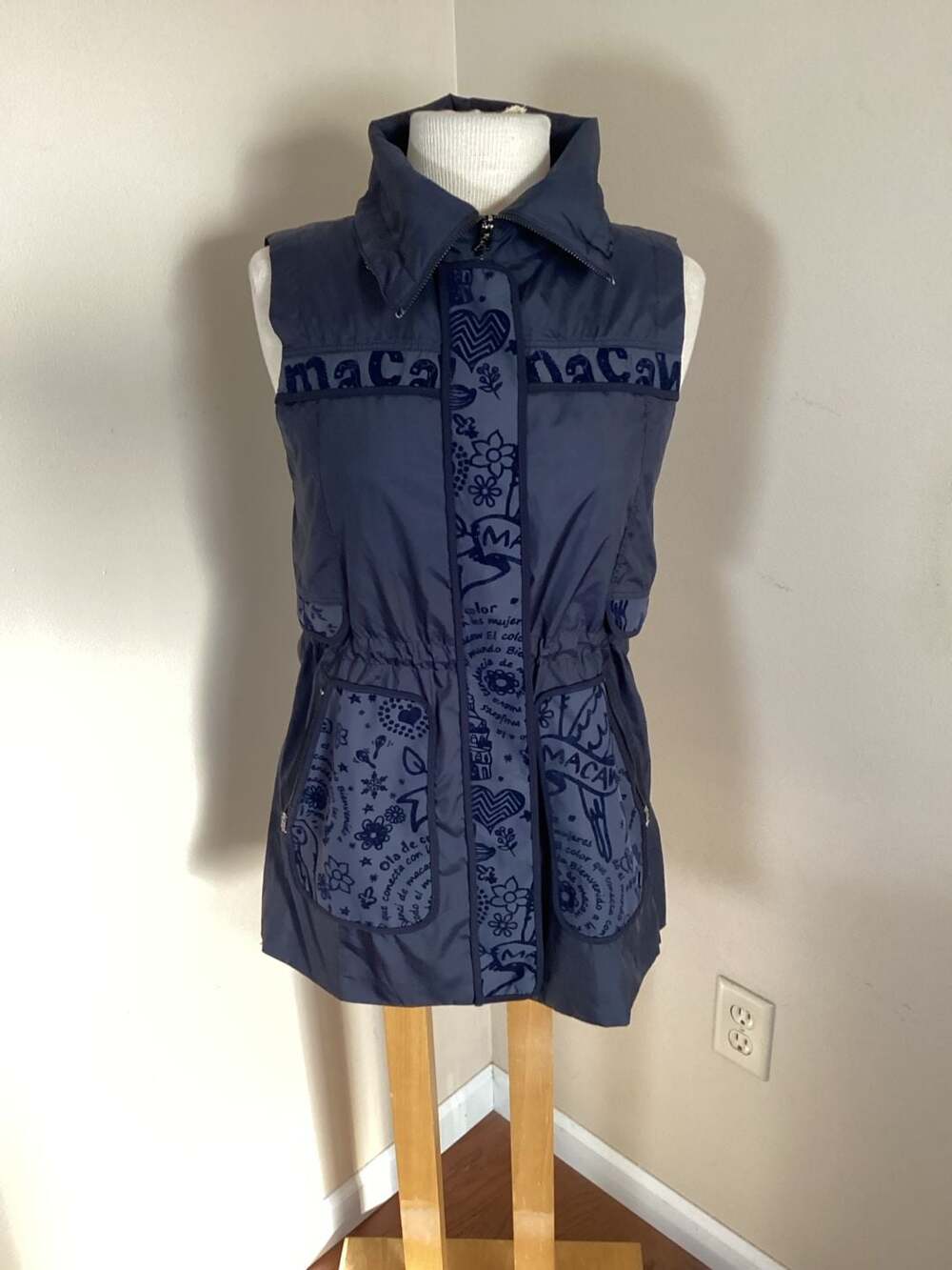 Macaw Sports Navy Blue Graphic Print Cinched Waist Vest Size 90 - Picture 1 of 3